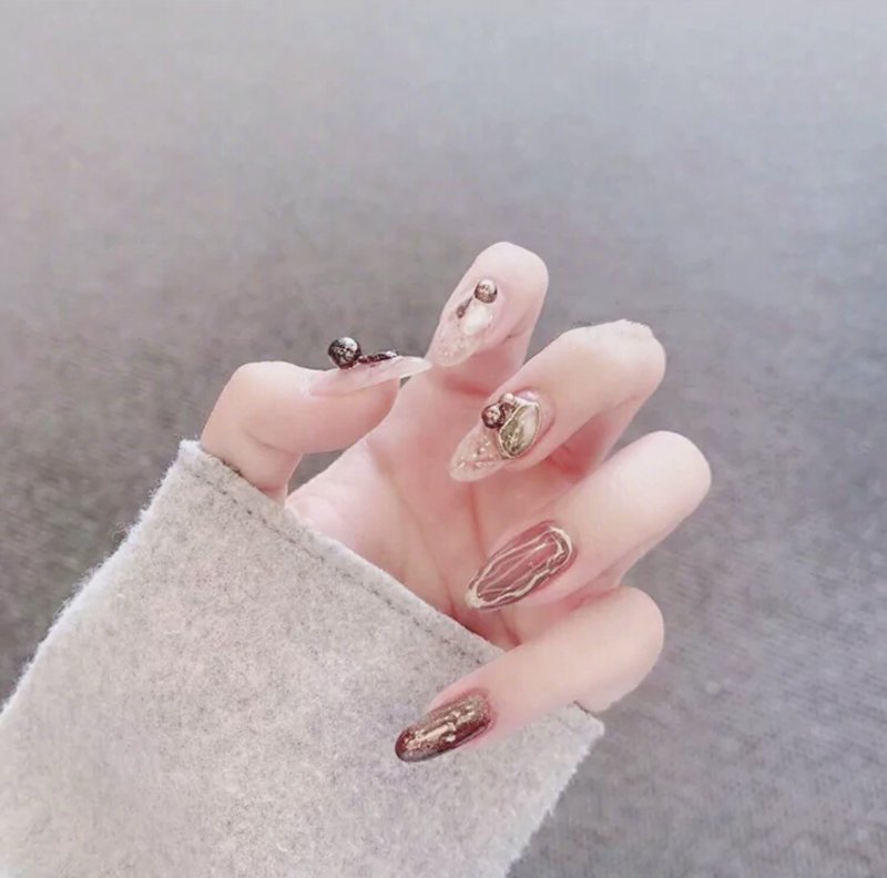 掌握美甲技巧,打造指尖艺术