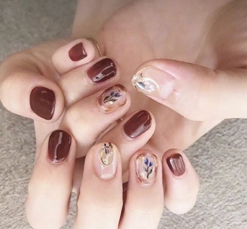美甲界的猫眼魔力:从平凡到闪耀的转变